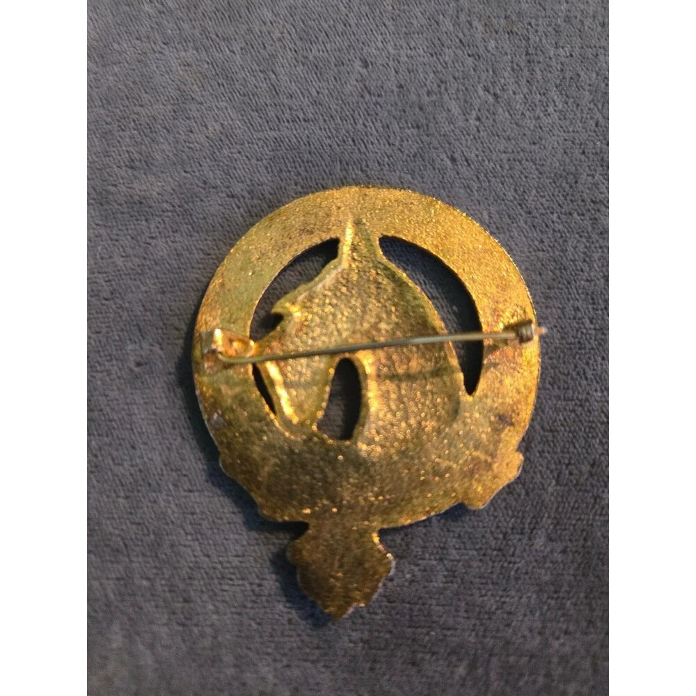 Vintage Scottish Life's Short Bite Hard Brooch (B-1)